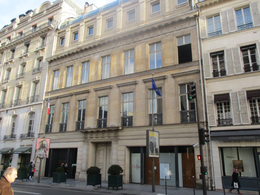 16 Avenue Matignon Paris 16ème